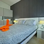 Blue Lagoon Vila *