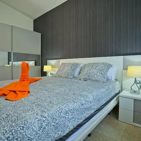Blue Lagoon Villa *